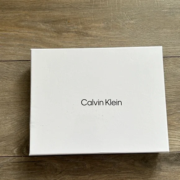 NWT Calvin Klein Cream and Tan Bag - Picture 9 of 10